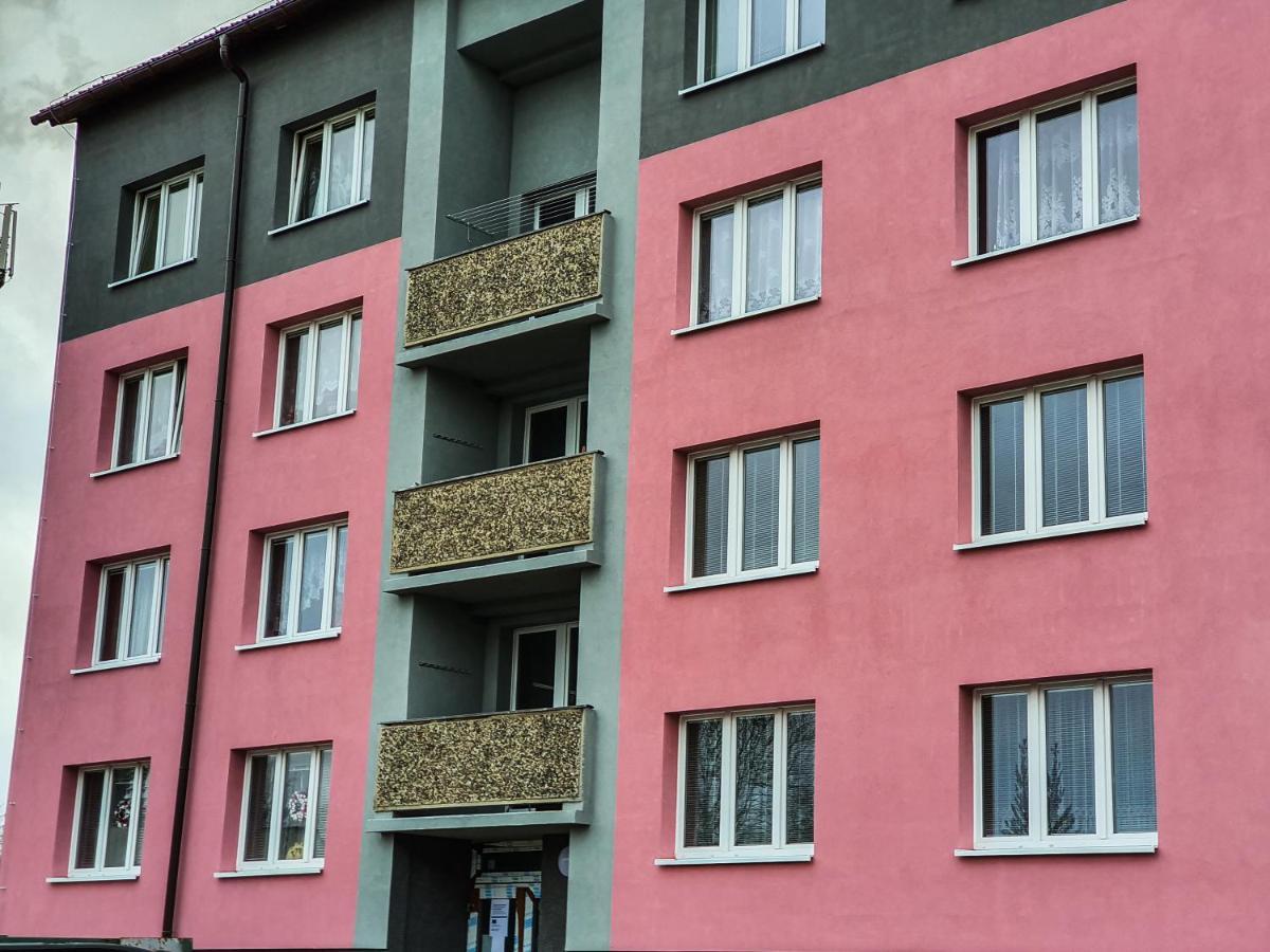 Apartmany Schmiedeberg U Klinovce Kovarska ภายนอก รูปภาพ